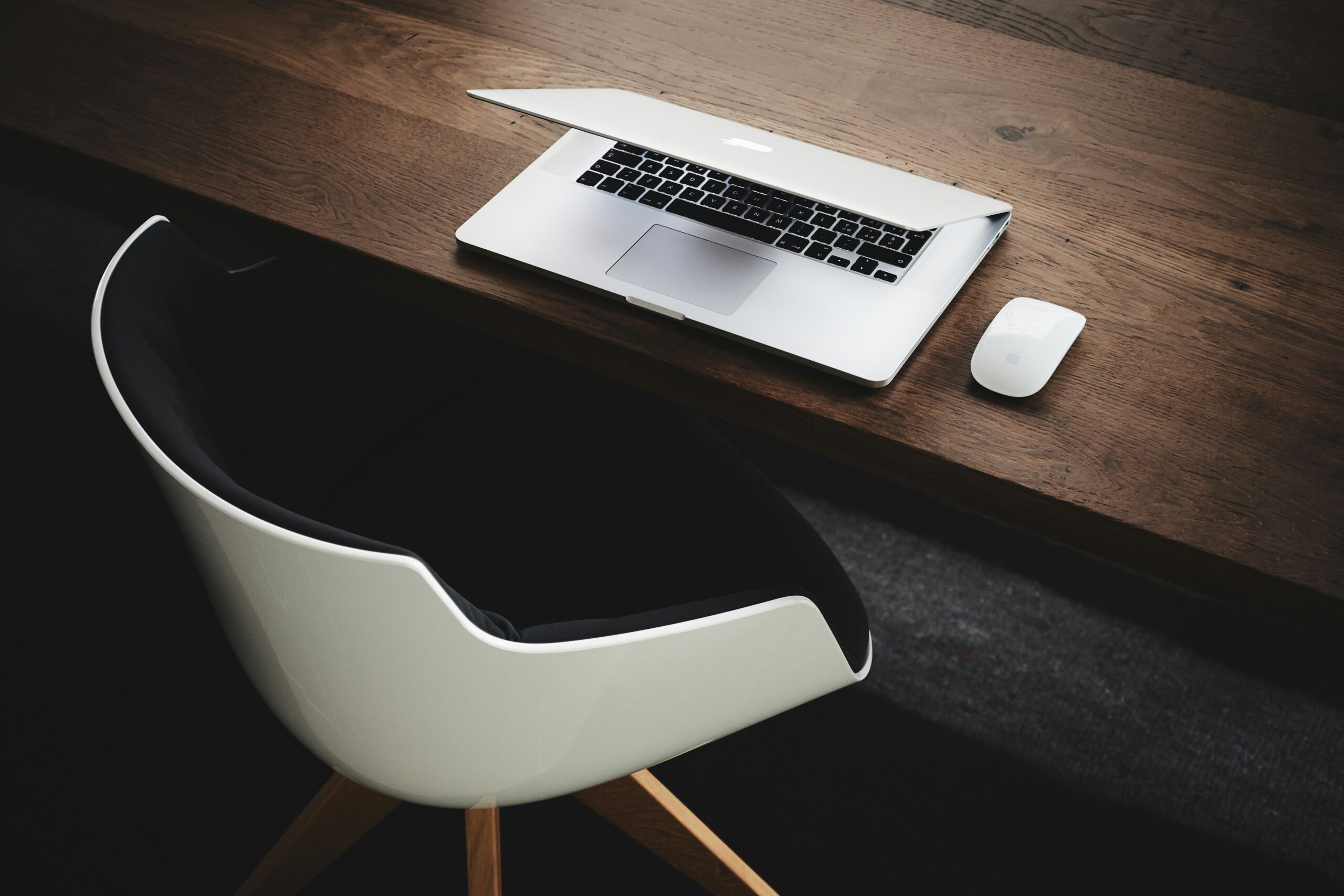 how does a money market account work